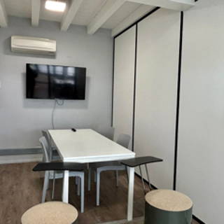 Bureau privé 18 m² 5 postes Coworking Rue de Créqui Lyon 69007 - photo 3